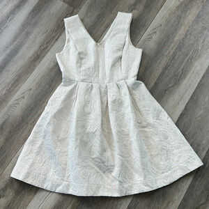 Off White | Metallic V Neck Fit & Flare Sleeveless Covington Cocktail Dress Sz 8